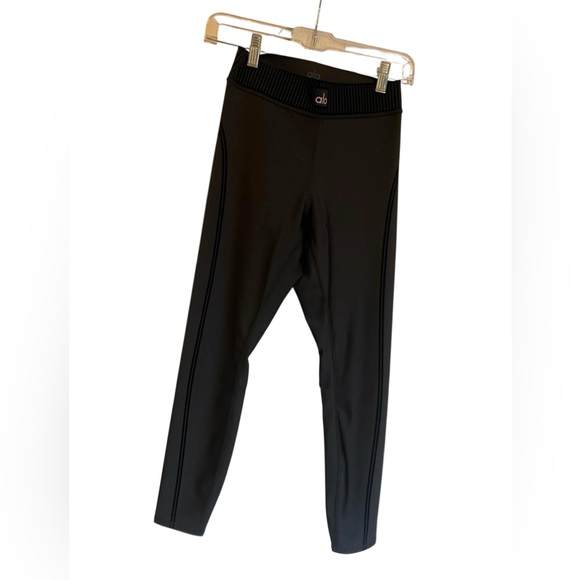NWT Alo Yoga line up leggings BLACK Size XS